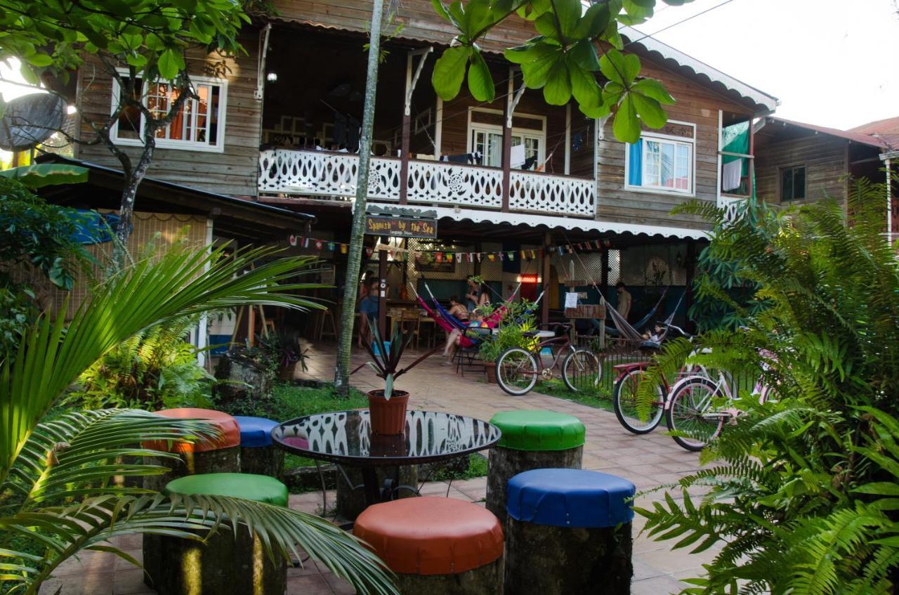 Spanish By The Sea - Bocas Bocas Town Exterior photo