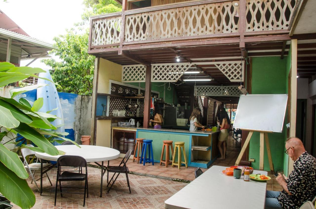 Spanish By The Sea - Bocas Bocas Town Exterior photo