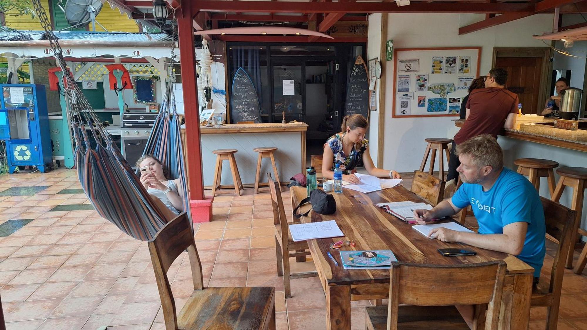 Spanish By The Sea - Bocas Bocas Town Exterior photo